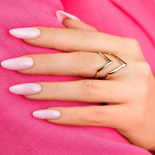 Stylizacja migdałowych paznokci w jasnym różu, do produktu Victoria Vynn Bottle Gel One Phase Candy Pink