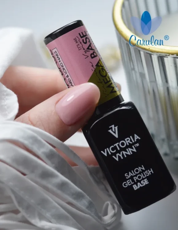 victoria-vynn-gel-polish-mega-base-8-ml-pink-stylizacja.webp