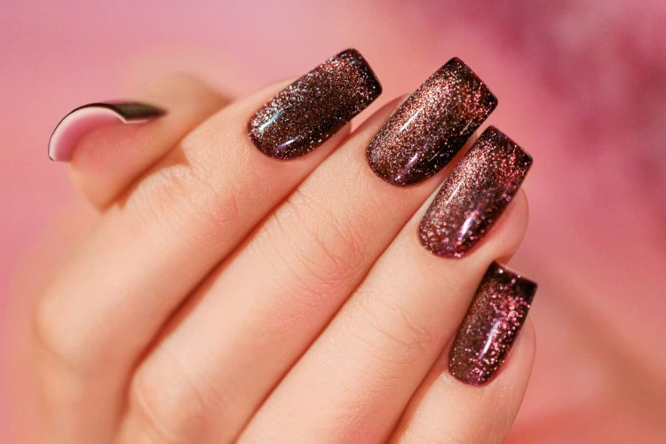 lakier_hybrydowy_gel_polish_CherryOnTop_stylizacja_1200x800_0004_427_60b6.jpg