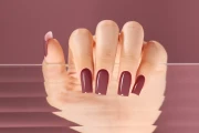 lakier_hybrydowy_434_gel_polish_FashionFollower_stylizacja_1200x800_e747.webp