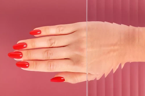 lakier_hybrydowy_436_gel_polish_FashionFollower_stylizacja_1200x800_81f4.webp
