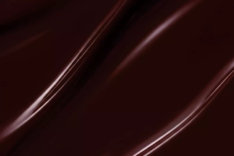 Tekstura lakieru hybrydowego Victoria Vynn 481 Oxblood 8 ml, głęboka ciemna czerwień z połyskiem