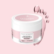 Słoik peelingu FOOT SCRAPER Pharm Foot 200 g na różowym tle